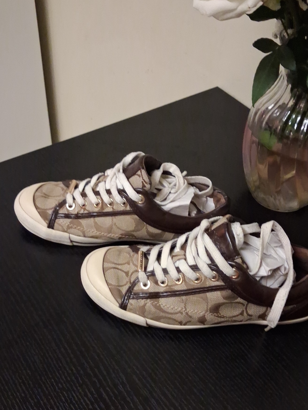Coach BUNDLE CLUTCH AND SNEAKERS SIZE 7.5 - Picture 6 of 16